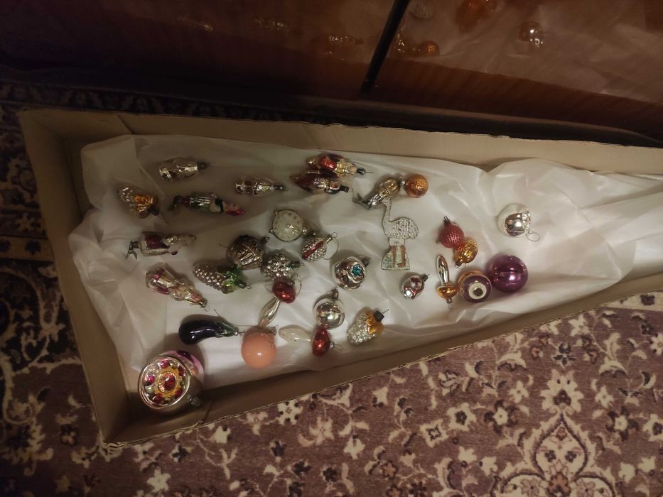 Игрушки новогодние старинные.