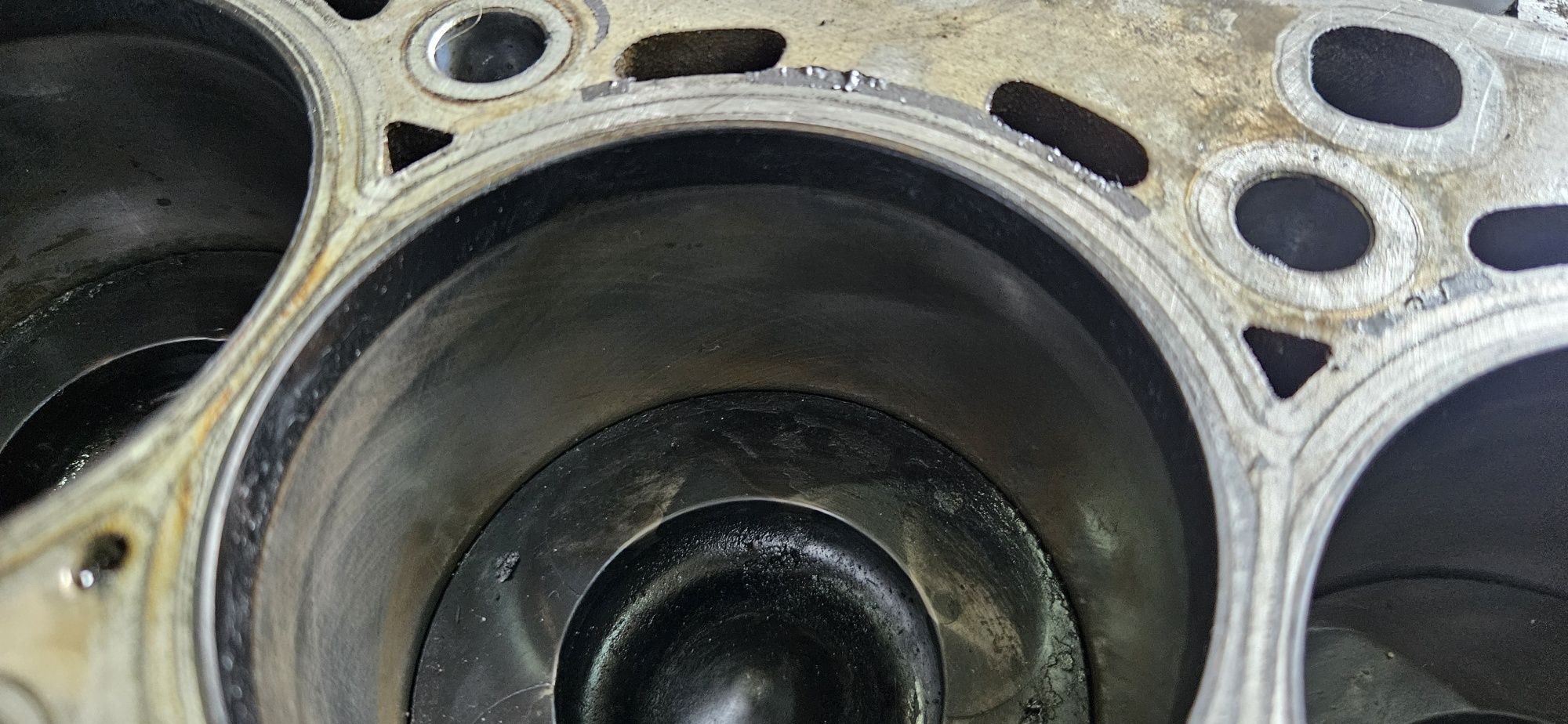Bmw N47D20A Blok Wał Tłoki