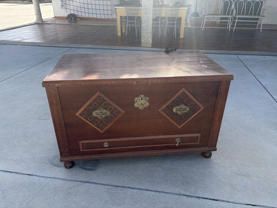 Arca madeira em estado como novo