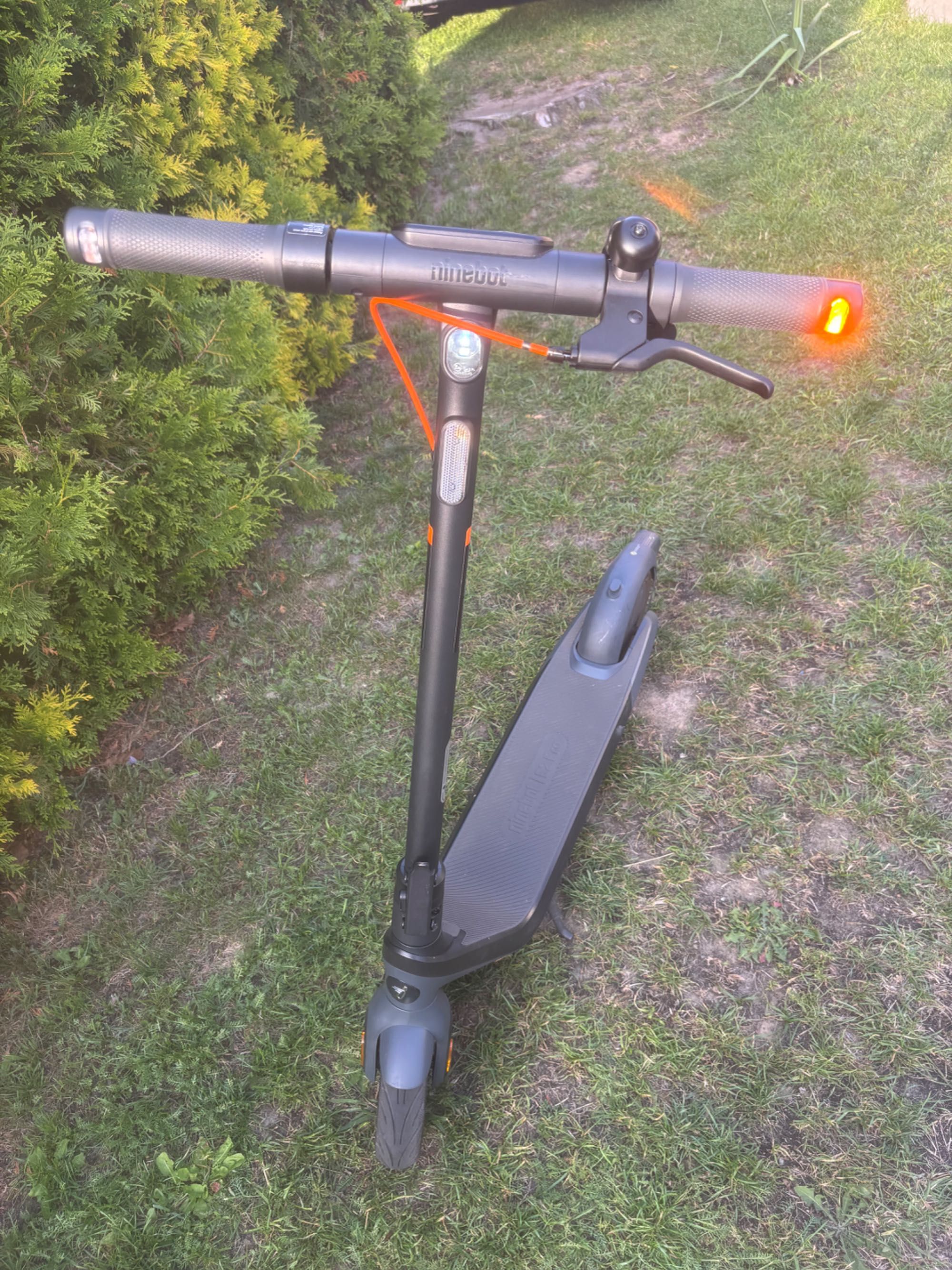 Hulajnoga Ninebot E2 Pro