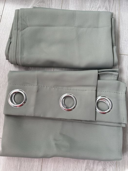 2 Zasłony 140x175cm. Zaciemniające Termiczne Na Przelotkach Oczkach