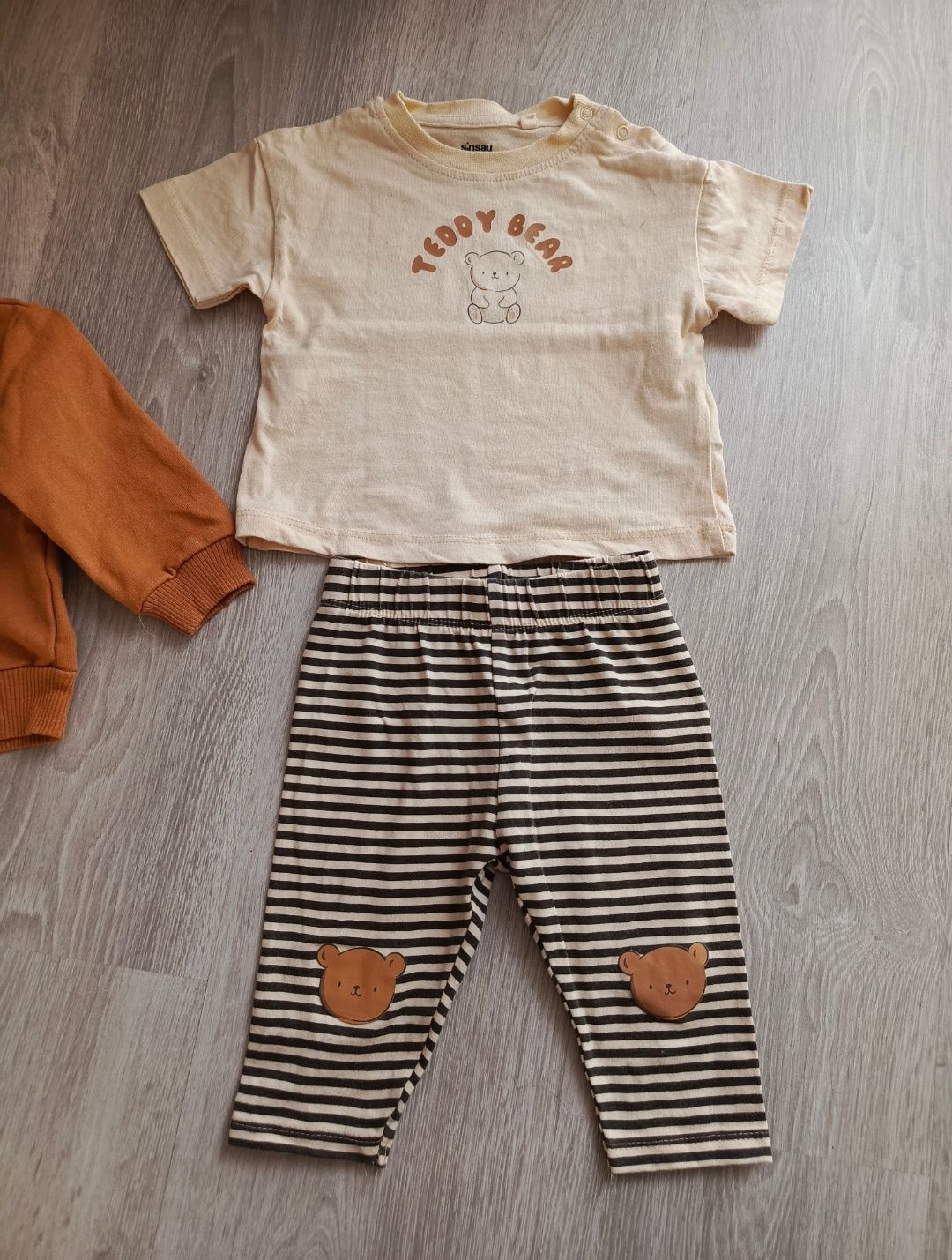 Dziecięcy zestaw legginsy bluzka i bluza z misiem Sinsay 74cm 6-9msc
