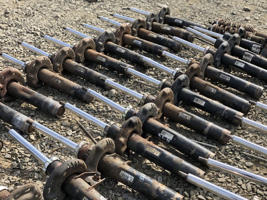 Амортизаторы передние VW Passat B6 стойки амартизатори Пассат Б6