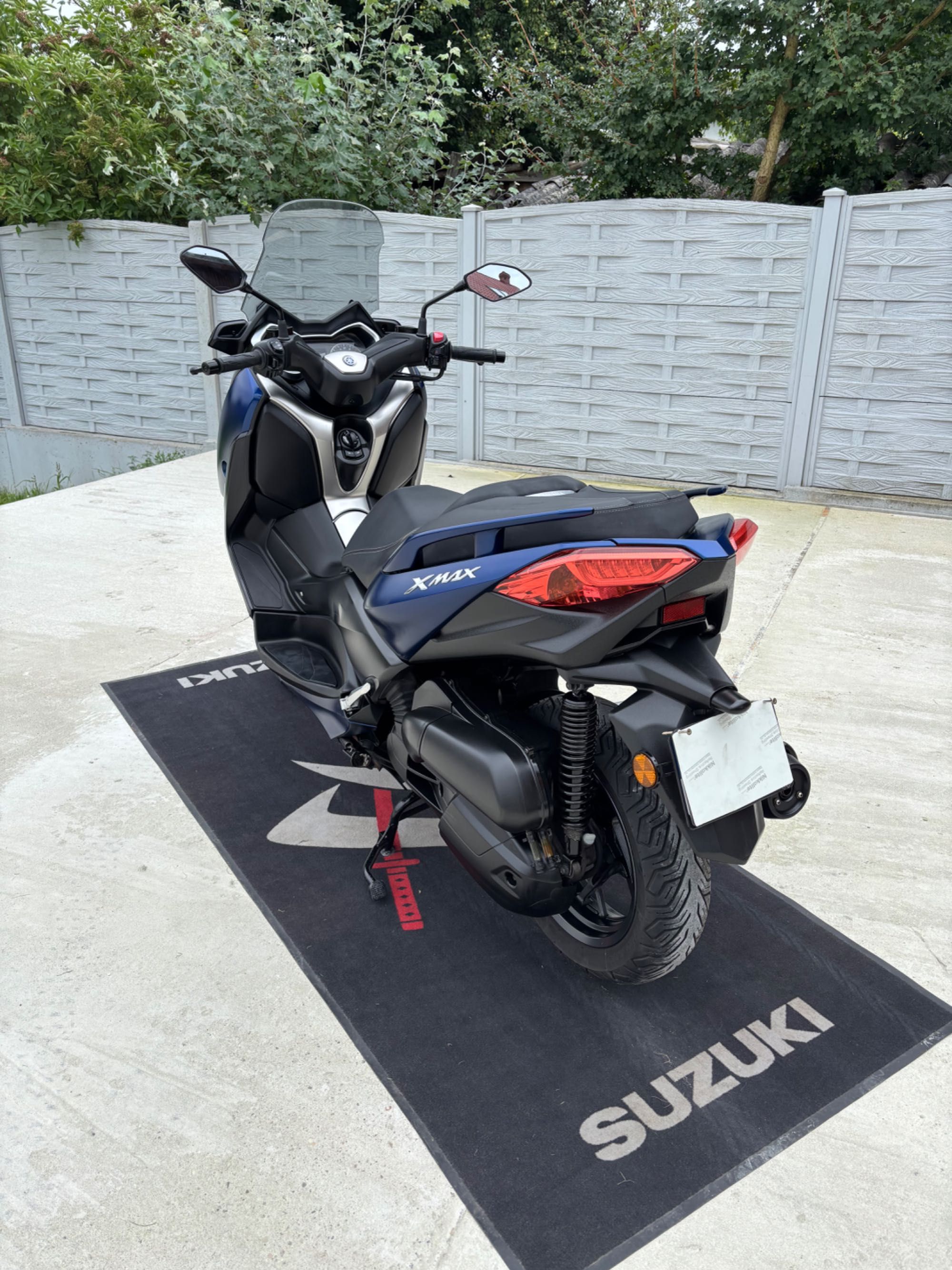 Yamaha X-MAX 125