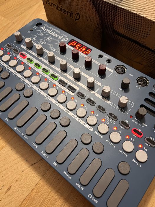 Syntezator groovebox Sonicware Liven Ambient 0, stan idealny, na gwar.