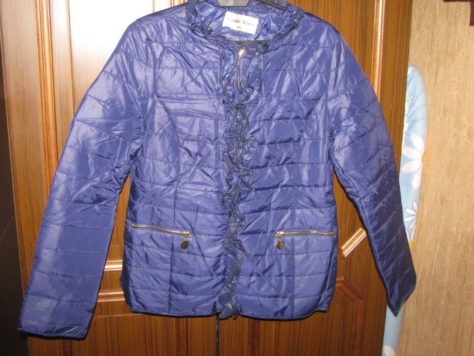 Outwear Woman - nowa lekka z falbankami kobieca 40/42!!!