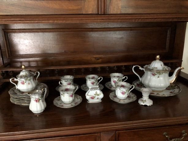Elegancki klasyczny zestaw do herbaty