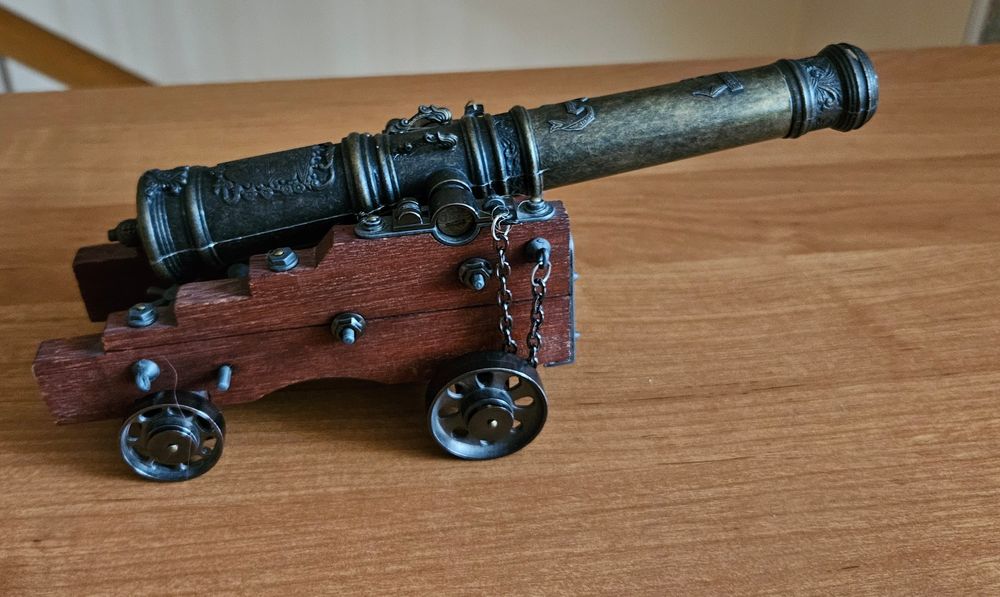 Unikatowa zapalniczka armata