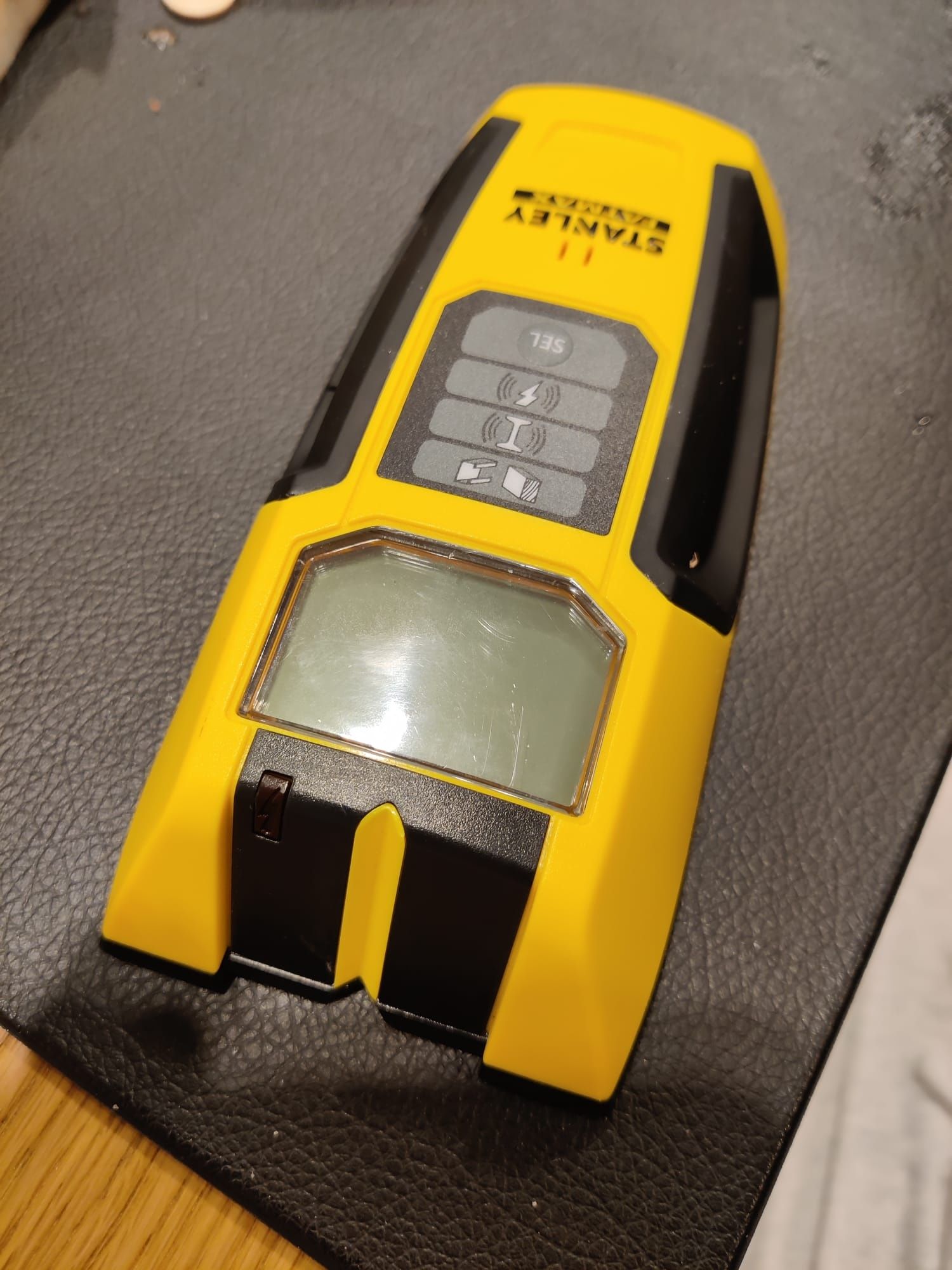 Stanley Fatmax (detector estruturas metal, electricidade, madeira)