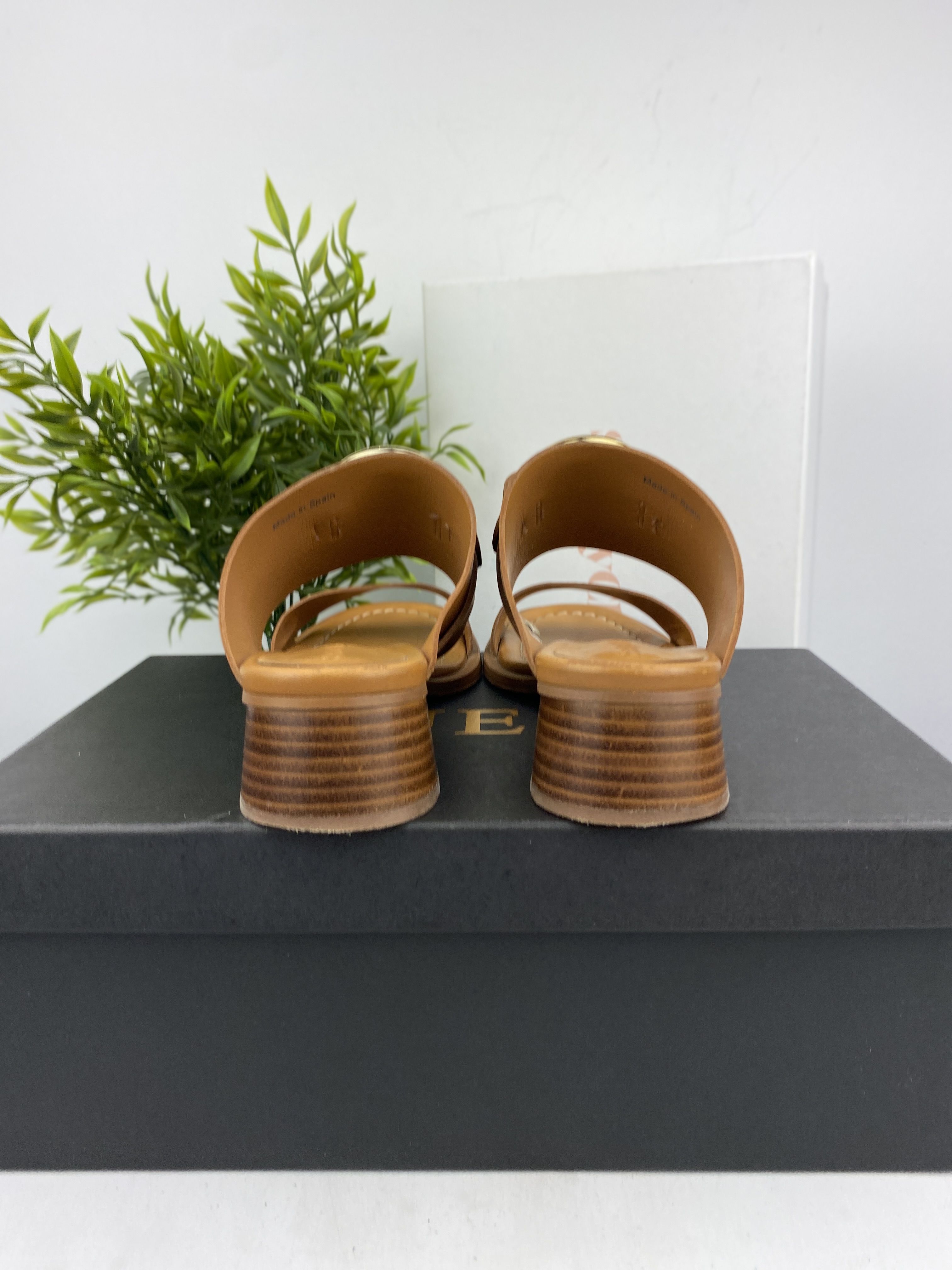 Bardzo dobre / buty sandały mule / See by Chloé / Calf Hana / r36 n51a