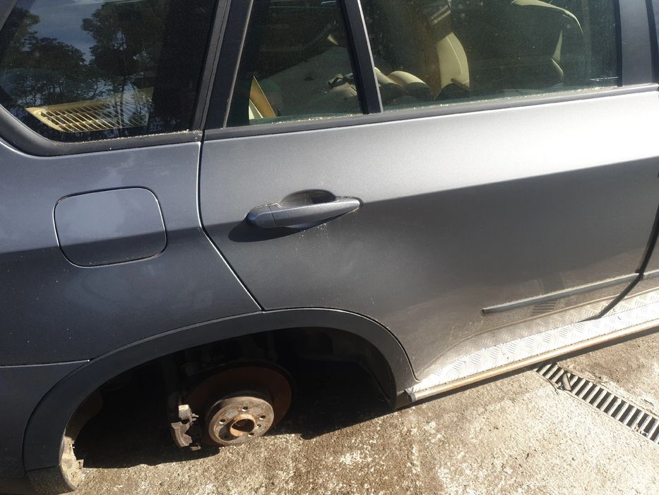 Porta trás direita BMW X5 (E70)