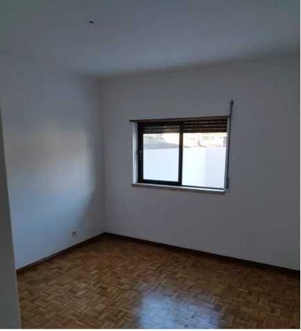 Moradia T4 com piscina - Arrendamento