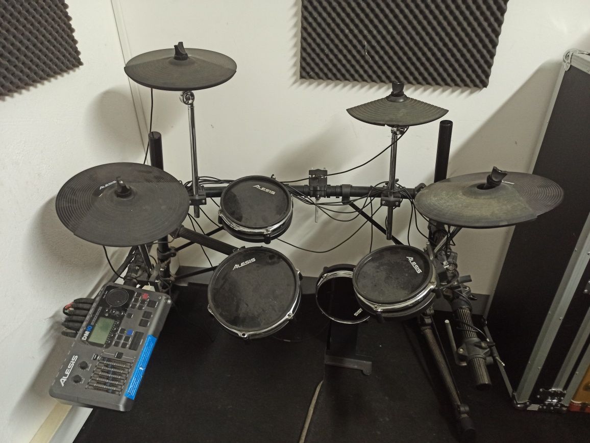 Bateria Alesis Dm10