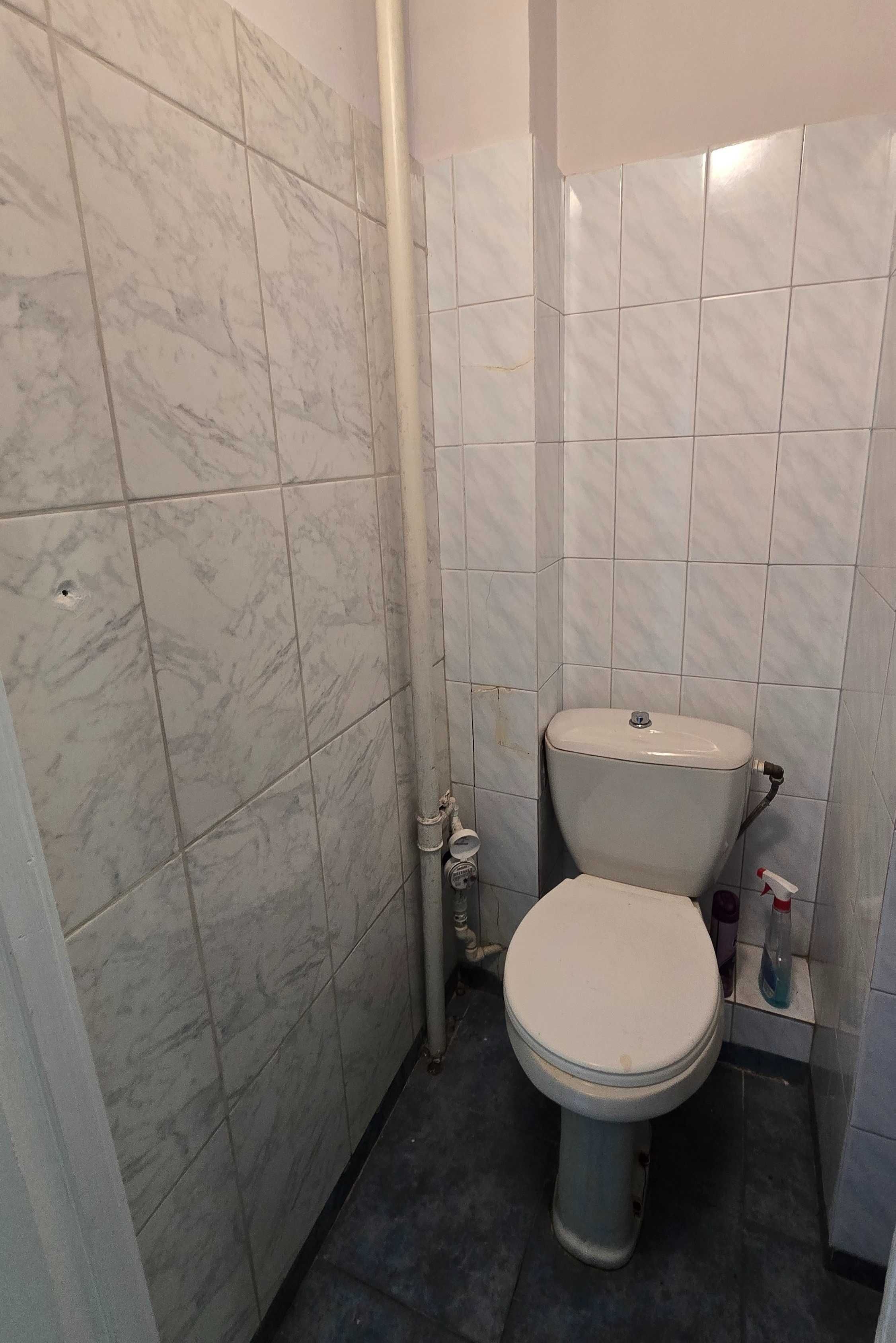 Продам нежилое помещение 52 м2, под офис, магазин, банк. Ак. Королева
