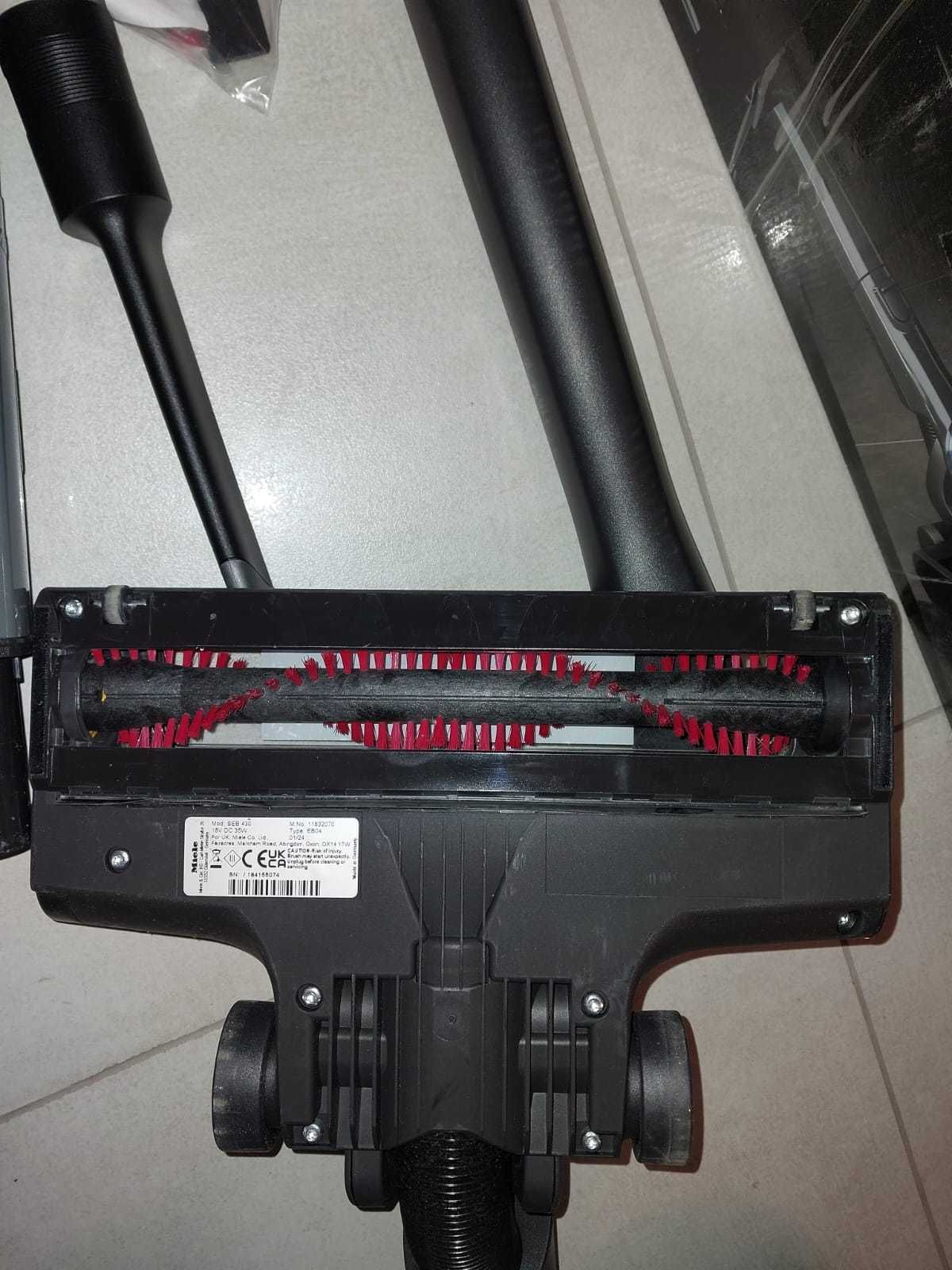 Odkurzacz pionowy Miele HX1 Active stan bdb