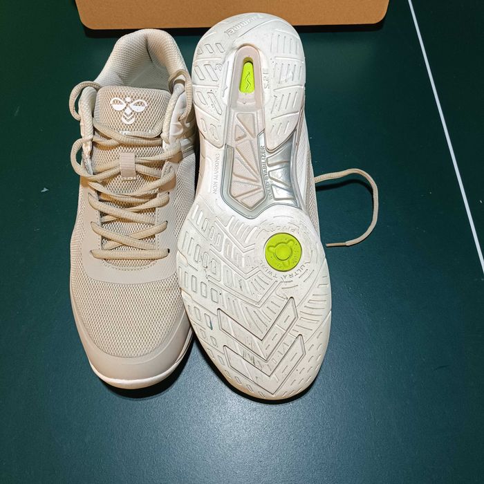 Buty halowe, Hummel