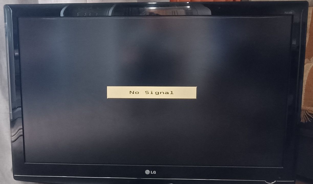 Телевізор LG великий
