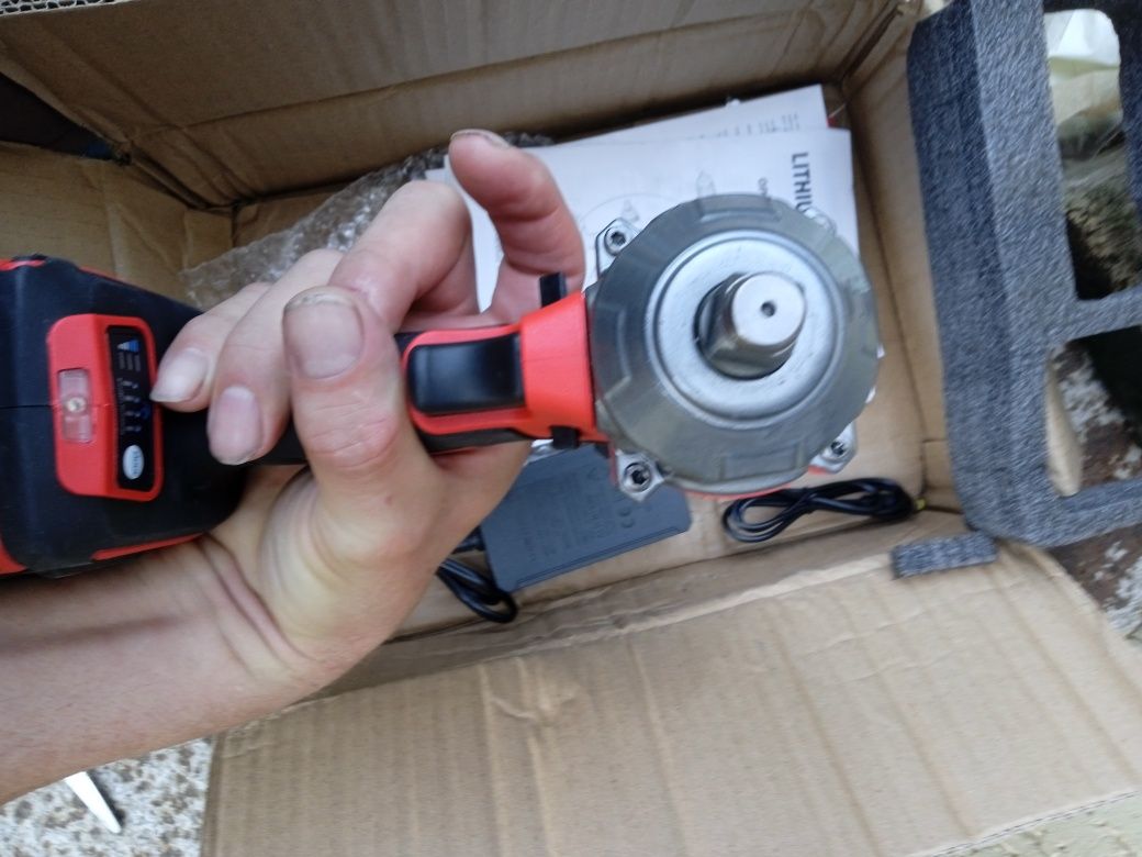 Гайковёрт  ONEVAN 1200n, 1200w, без ак, 2 с ак 2,8