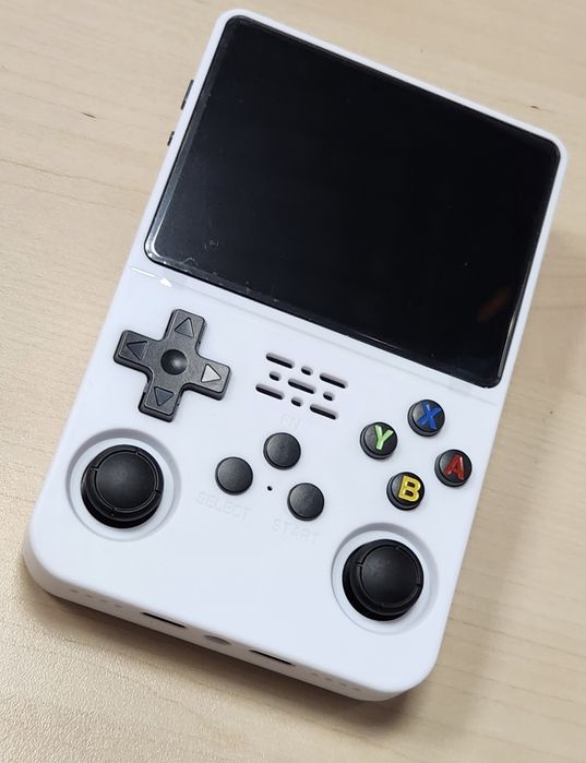 Konsola  retro przenośna R36S Nowa