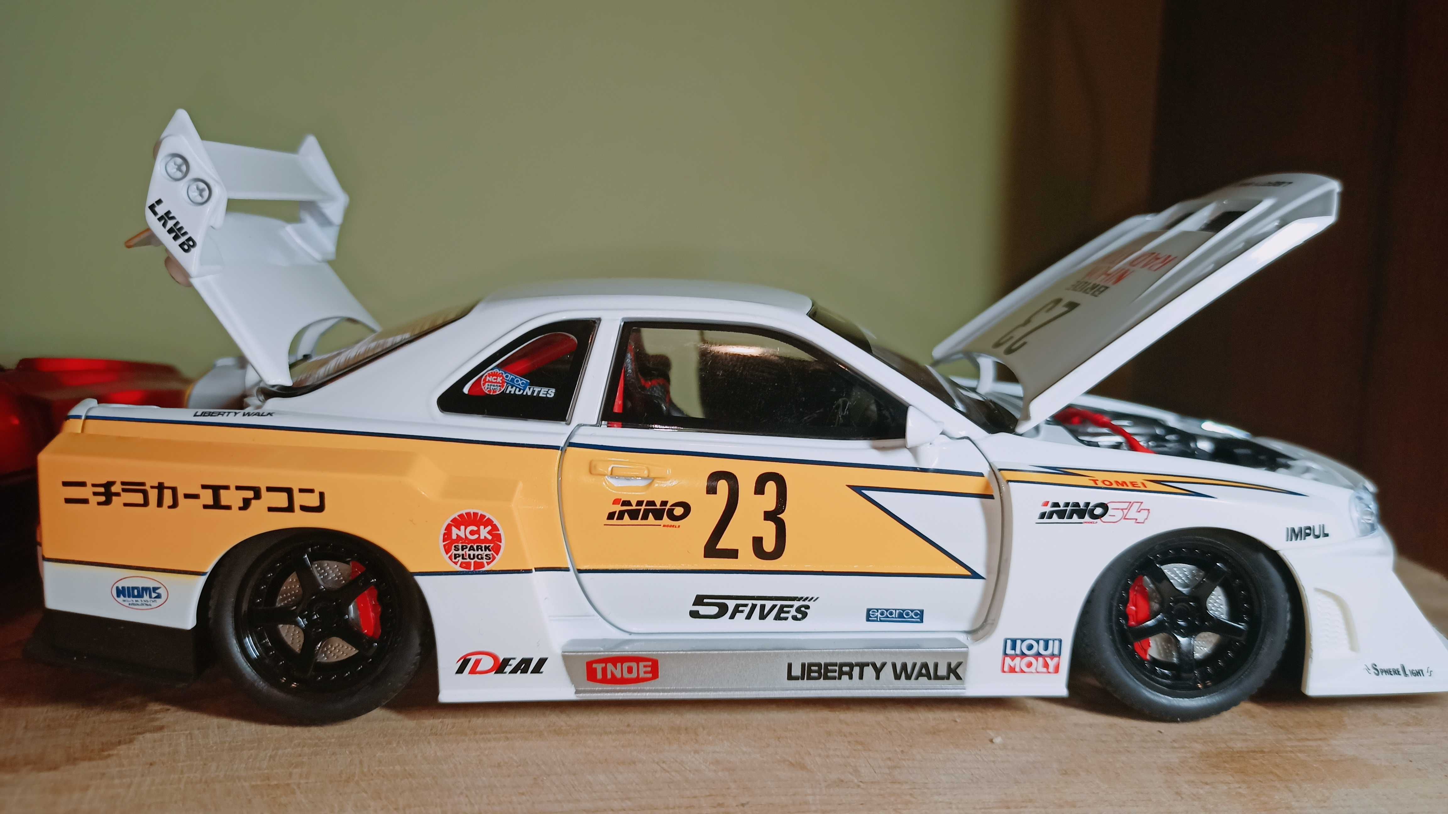 Nissan Skyline GT-R R34 Модель 1:24 розмір як у Jada