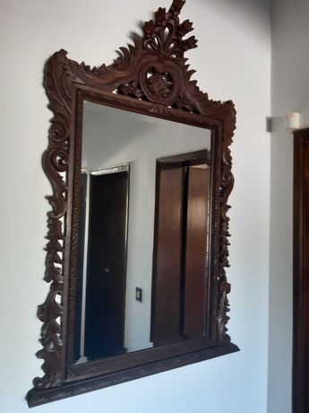 Espelho em madeira