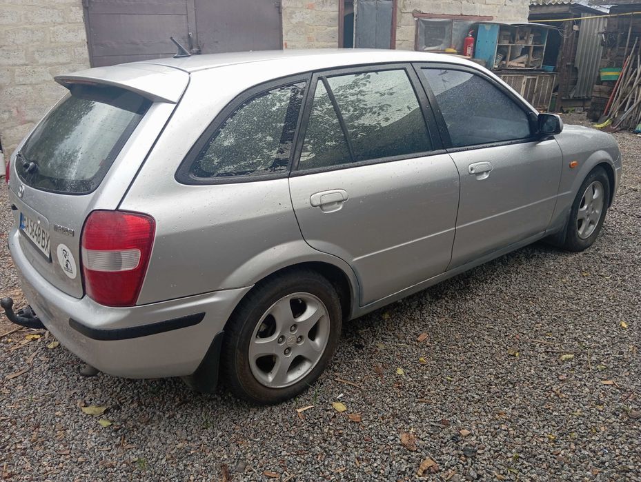 MAZDA 323F 1,8 газ/бензин