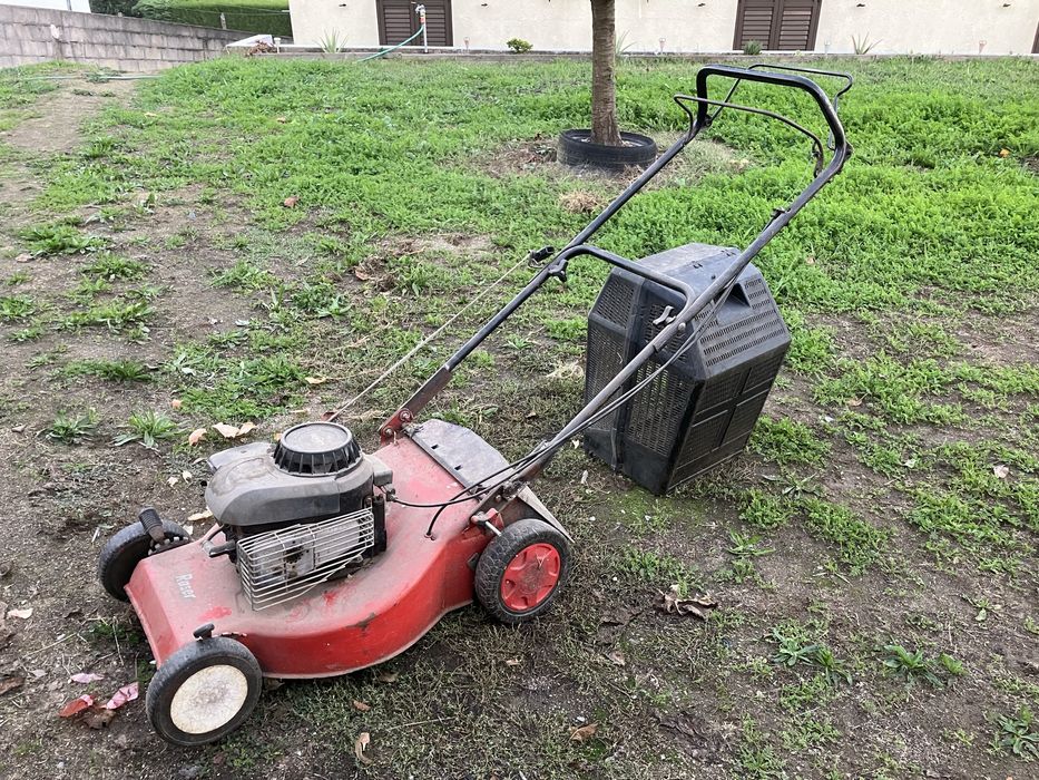 Maquina de cortar relva raser