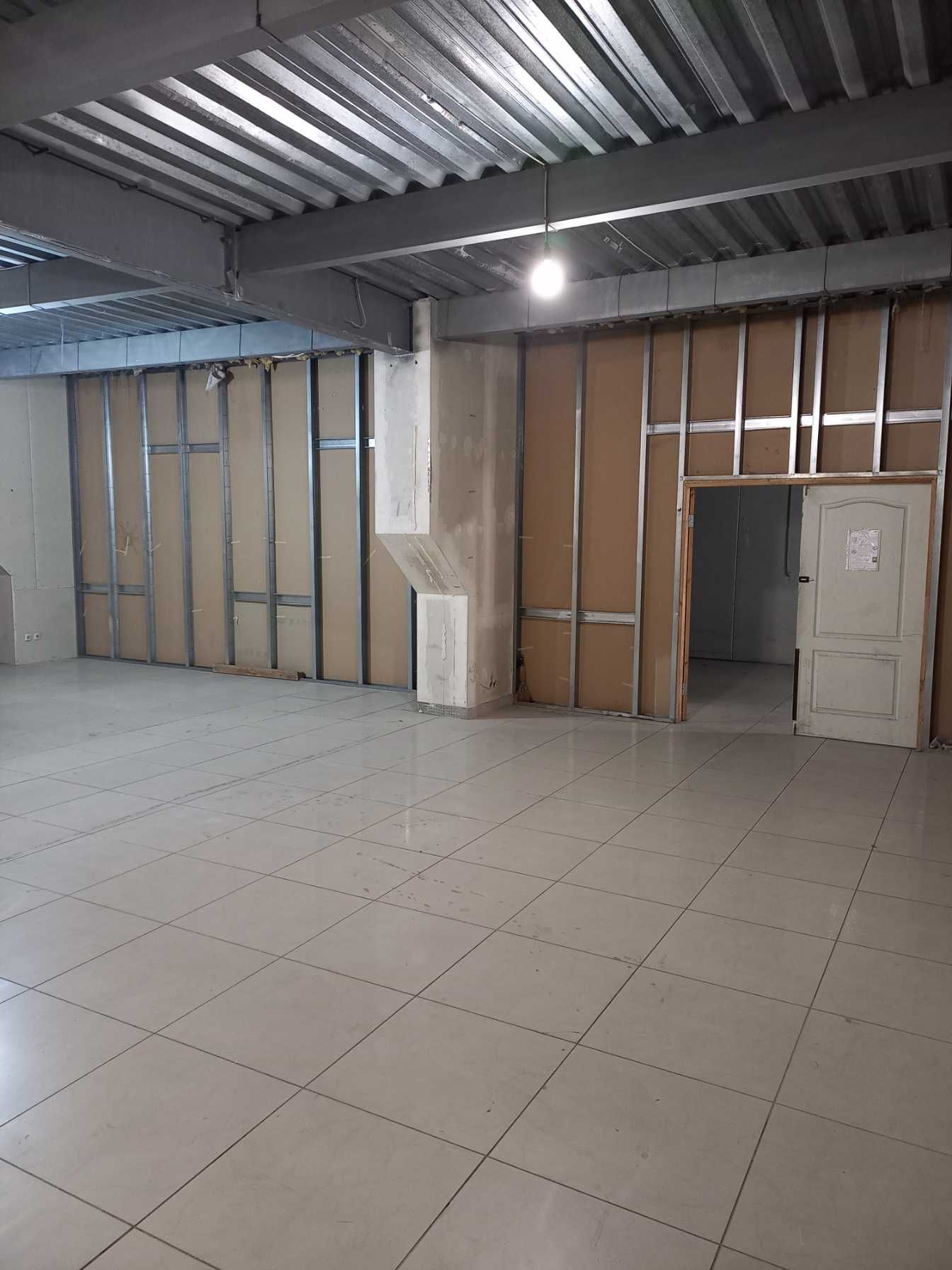 Складське приміщення 220 м2,  висота 4,5 м, 2 поверх