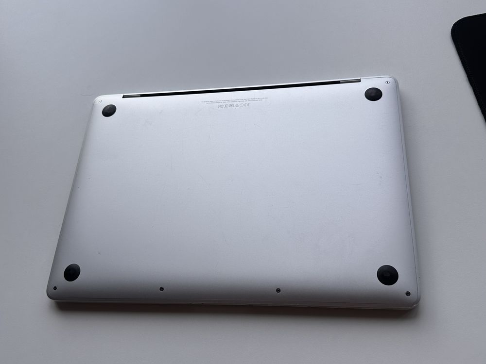 Macbook pro 2017 i5 8 256