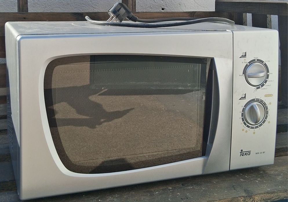 Microondas cinzento TEKA