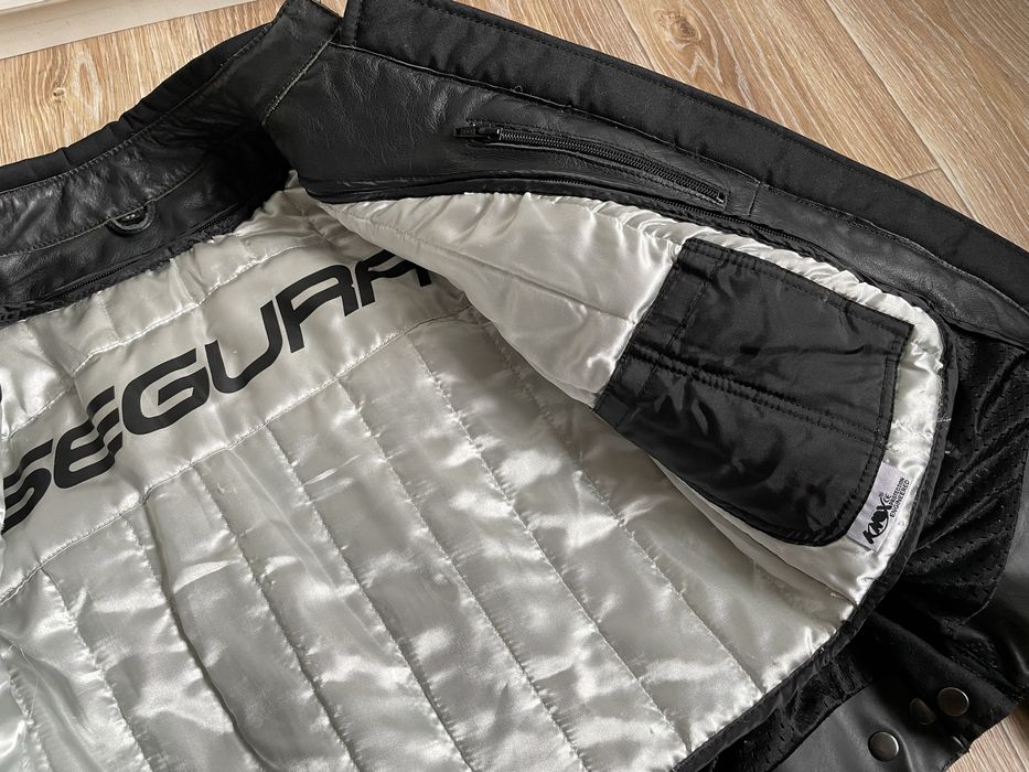 Дуже гарна жіноча мотокуртка SEGURA. Повний комплект. М розмір