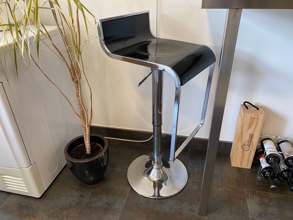 Bancos de Cozinha, reguláveis em altura