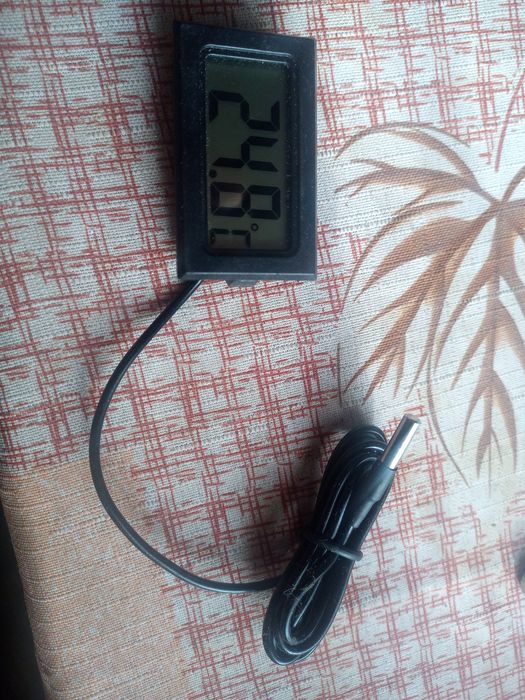 Цифровий термометр з виносним датчиком 1м і РК дисплеєм LCD