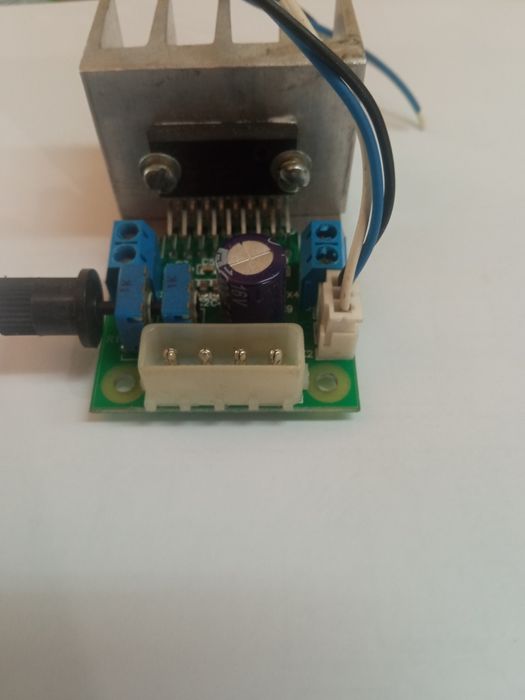 Підсилювач звуку TDA 8944