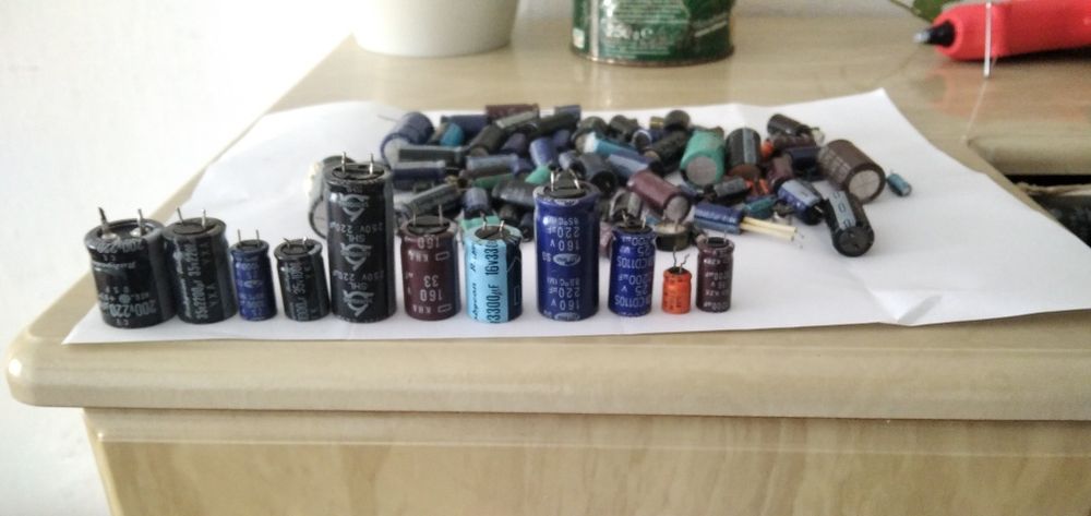 Конденсатори різні