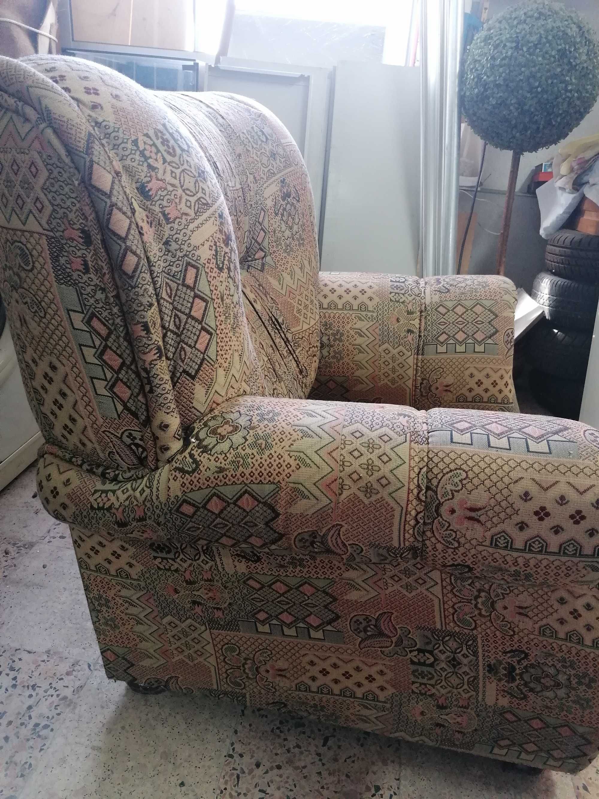 Sofás individuais, em tecido, par, em bom estado,