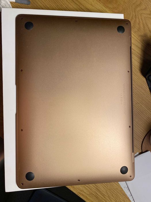 MacBook Air 2022 (Gold) [M1 8gb/256ssd] + НОВИЙ чохол у подарунок