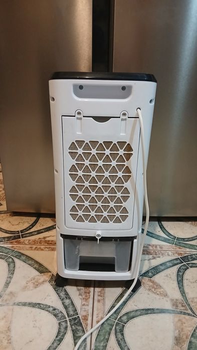 Продам срочно портативный охладитель воздуха. Портативный кондиционер