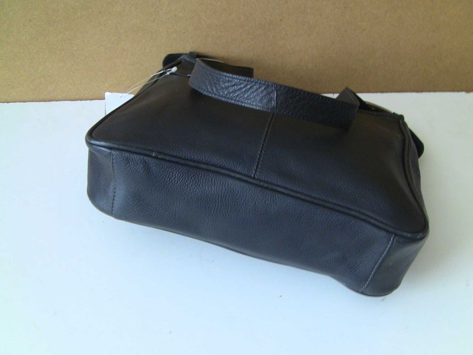 Женская кожаная сумка американской фирмы CROFT&BARROW