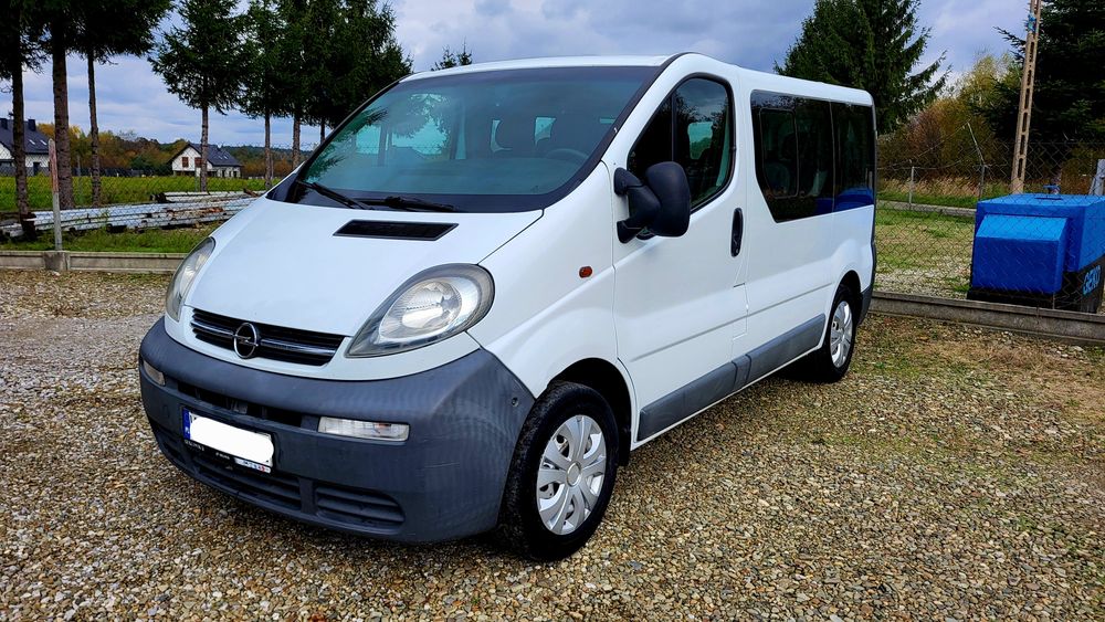 Opel Vivaro 1.9 diesel 9 osobowy.