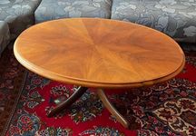 Stolik kawowy owalny wykonany z drewna 84x 120 cm, h 50 cm