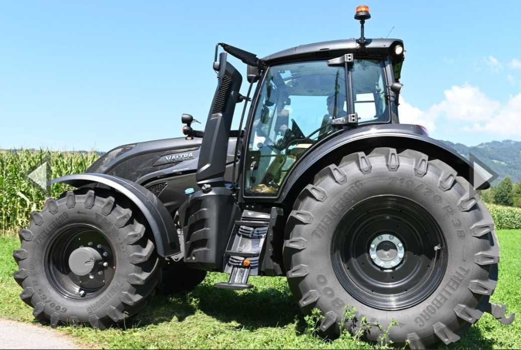 Valtra     T 215