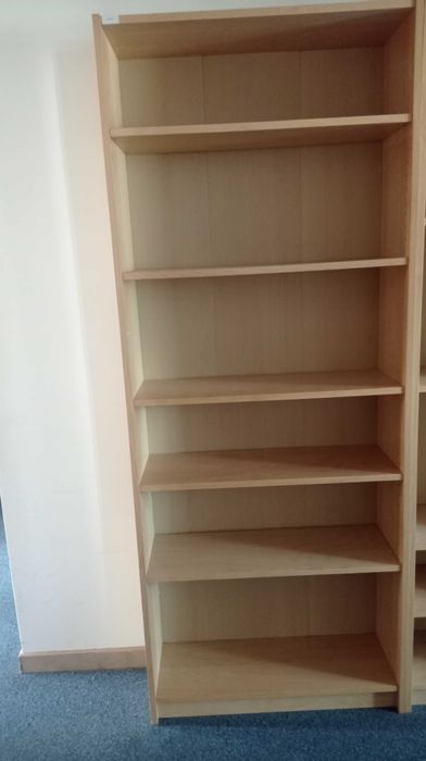 Regał biurowy z półkami