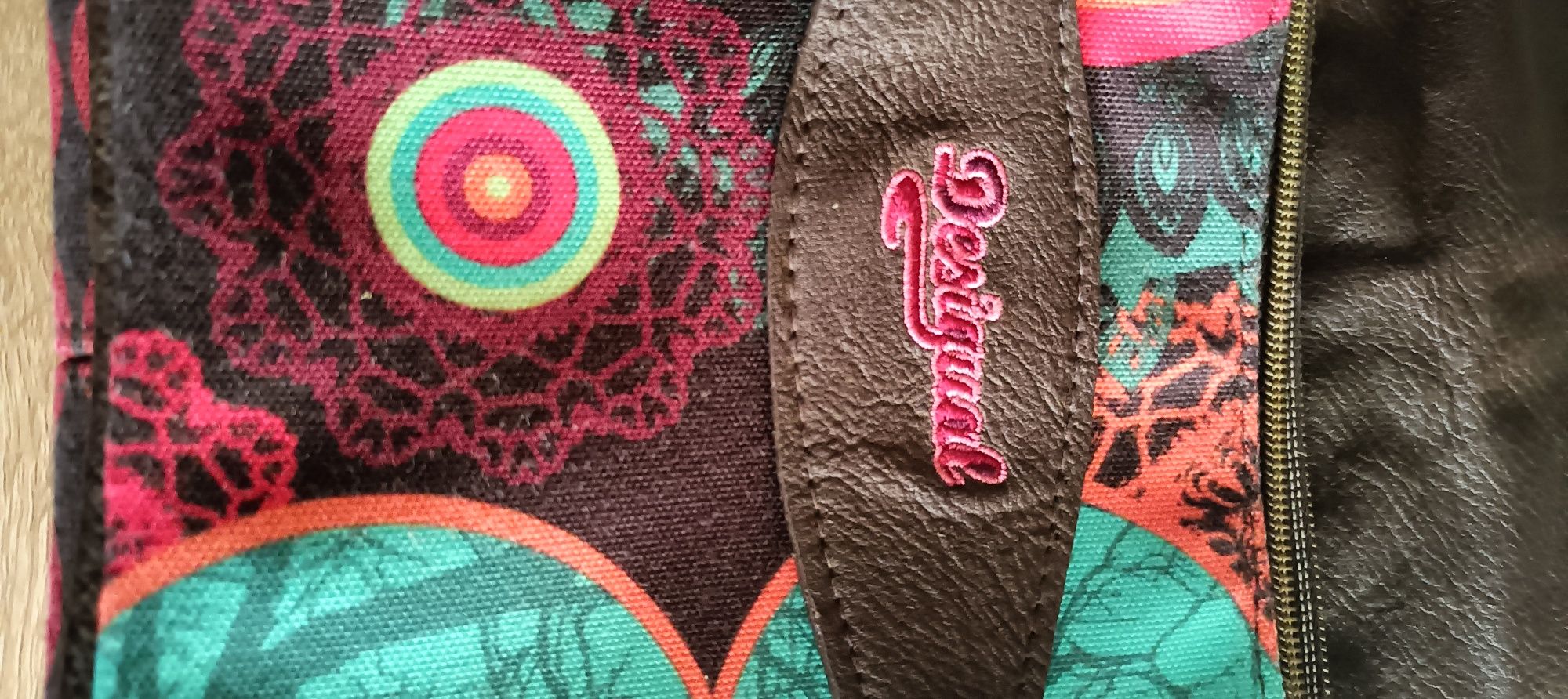 Mala da marca Desigual