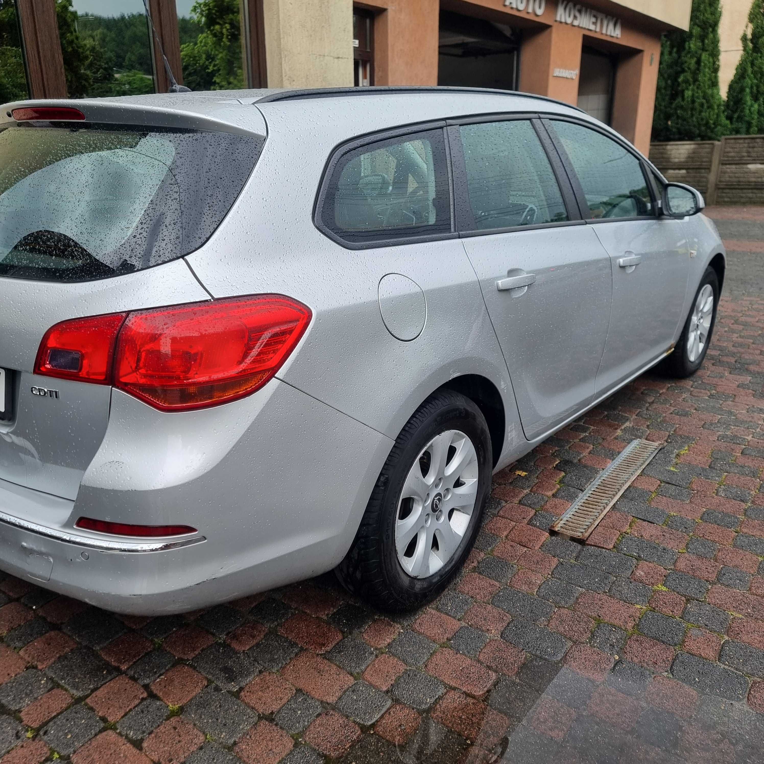 Sprzedam Opel Astra 2014