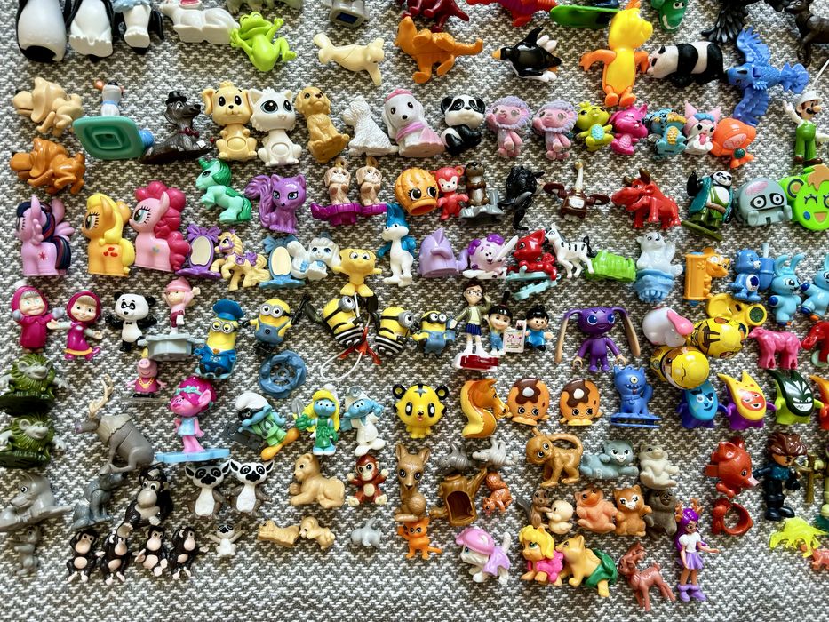 Киндер игрушки кіндер іграшки фигурки фігурки Миньоны Harry Potter