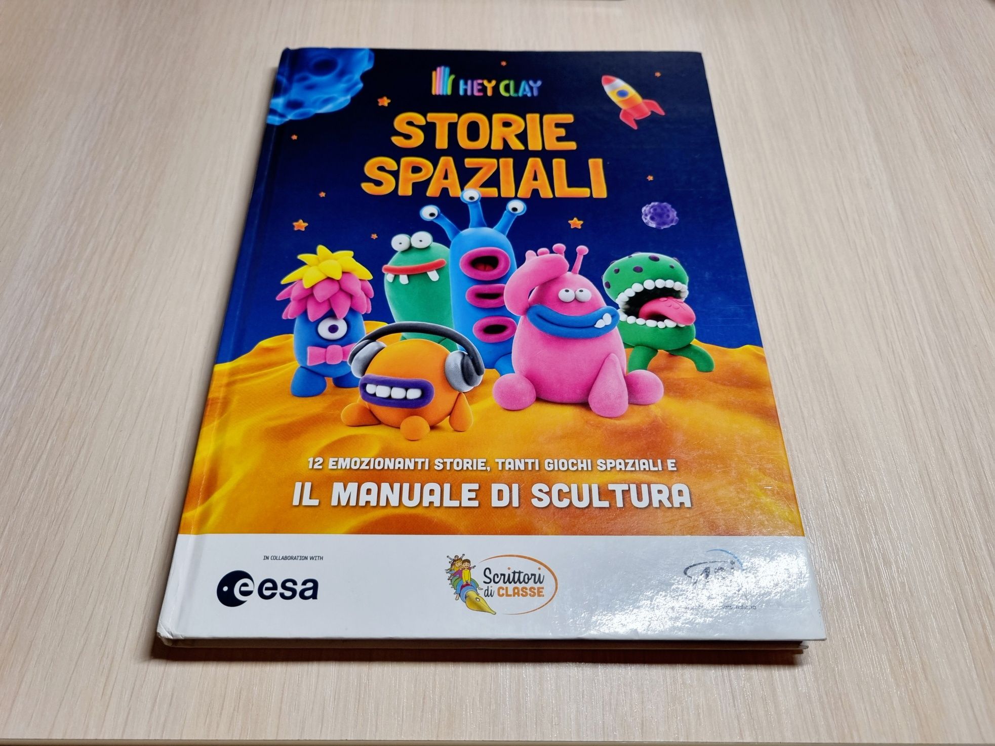 Книга - Storie spaziale (итальянский)