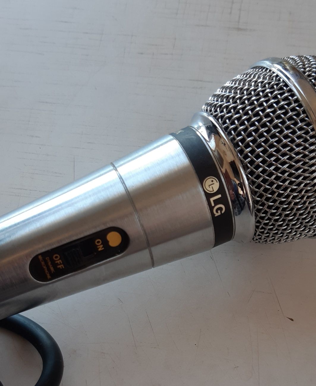 Микрофон для караоке LG