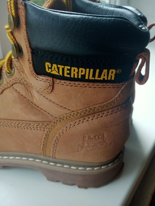 Трекінгові черевики CATERPILLAR розм.39
Розмір US 8 UK 6 EUR 39
Устілк