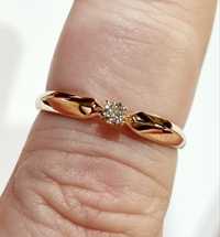 Золотое кольцо с бриллиантом. ct 0,08